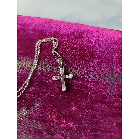 925 CZ Cross Pendant Necklace Vintage - Picture 3 of 10